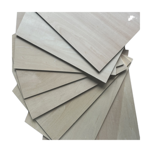 Contrachapado Resistente al Agua con Certificación E0 de 18 mm 4x8 WBP con Chapa de Pino y Superficie Recubierta de Papel Melamínico para <span class=keywords><strong>Muebles</strong></span> y Gabinetes - Product Image 1