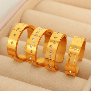 ต่างหูแบบห่วงผู้หญิงชุบทองฝังดาวขนาดเล็กสำหรับใส่ทุกวันชุดเครื่องประดับเหล็กไทเทเนียม - Product Image 2