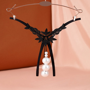Gargantilla de Encaje Negro para Mujer con Colgante de Perla y Diseño Floral, Accesorio para Fiesta - Product Image 1
