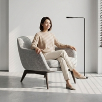 Fauteuil d'appoint moderne et minimaliste rembourré avec accoudoirs en tissu et pieds en bois massif pour salon, bureau à domicile, chambre, hôtel, salle de séjour