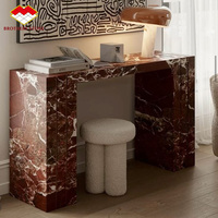 Plinthes en marbre Rosso Levanto, escaliers en marbre violet, éviers en marbre sur mesure pour salle de bain, îlot de cuisine, hôtel, villa