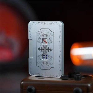 Juego de Dados Mecánicos Giratorios Transfronterizos de Moda con Diseño de <span class=keywords><strong>Joker</strong></span>, 5 o 2 Piezas, Dados Tecnológicos en Bandeja Giratoria - Product Image 2