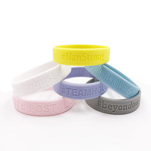 Pulseras de silicona lisas de color personalizado Pulseras en relieve con logotipo personalizado Cantidad ilimitada Pulsera de silicona para equipo de fútbol - Product Image 3