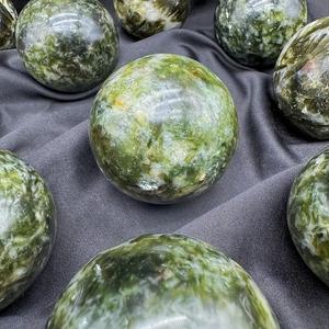 Esferas de Mica Verde Pulida de Alta Calidad al por Mayor, Piedra de Cristal Feng Shui de 6-7cm para Decoración del Hogar, Regalos de San Valentín, CrystalHola - Product Image 4