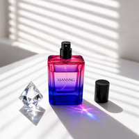Flacons de parfum de luxe carrés de 50 ml personnalisés en usine, flacons de parfum en verre dégradé bleu avec bouchon noir