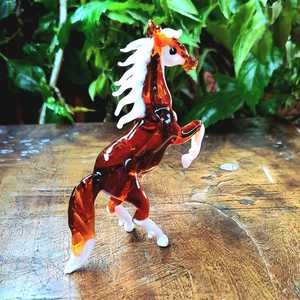 Figura de Caballo de Cristal Hecha a Mano, Escultura de Animal con Crin y Cola Marrones y Blancas, Decoración para el Hogar - Product Image 4