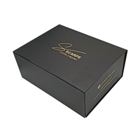 Boîte en papier magnétique en carton noir recyclable personnalisée emballage de boîte-cadeau pliable pour chaussures vêtements chaussettes motif en relief de fourrure