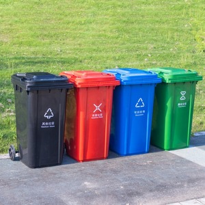 Poubelle extérieure extra-large de 240 L avec roues, bac de collecte des déchets en plastique pour les espaces publics et les parcs - Product Image 1