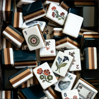 Ensemble de Mahjong Familial Américain-Juif de Luxe Moderne 2026, Motif Carreaux Bleu Foncé, 4 Joueurs, 160 Tuiles, Pliable et Résistant à l'Eau