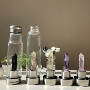 Cristales de shungita con infusión de piedras preciosas, piedras de energía curativa, botella de agua de vidrio como regalos de Yoga para amantes de festivales personalizados - Product Image 1