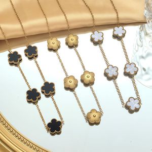 Collar de Flor de Cinco Pétalos de Madreperla de Doble Cara al por Mayor, Joyería de Lujo de Acero Inoxidable y Titanio - Product Image 1