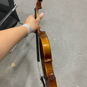 Violín de Madera Maciza Pintado a Mano, Económico, con Patrón Decorativo, Tamaños 1/8-4/4 - Product Image 2