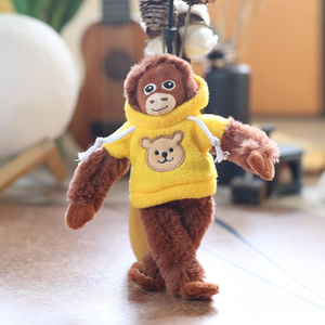 Vente en gros d'usine, assortiment de 6 couleurs, singe en sweat à capuche avec broderie d'ours, porte-clés singe en peluche super doux - Product Image 2