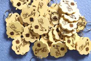 Porte-clés en bois imprimé cadeau, Logo personnalisé gravé au Laser, formes artisanales en bois, porte-clés en bois - Product Image 2