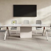 Table de conférence moderne en bambou avec chaises, mobilier de bureau commercial, boîte à câbles intégrée, capacité de 6 à 12 personnes