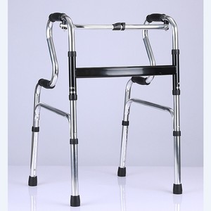 Aide à la marche à quatre pattes, légère, pliable, réglable, avec cadre en acier inoxydable, pour personnes âgées et handicapées - Product Image 1