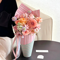 Papier d'emballage rayé minimaliste, papier kraft de haute qualité pour bouquets de fleurs et emballages cadeaux