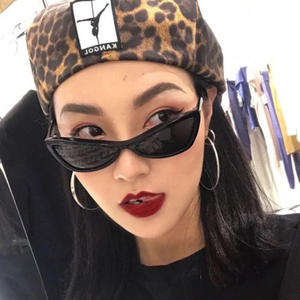 Lunettes de soleil œil de chat rétro 2020 sexy avec logo personnalisé pour femmes et hommes, monture triangulaire petite, protection UV400 - Product Image 2