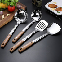 Ustensiles de cuisine en acier inoxydable avec manche en bois : spatule pour wok, louche à soupe, écumoire – Vente en gros