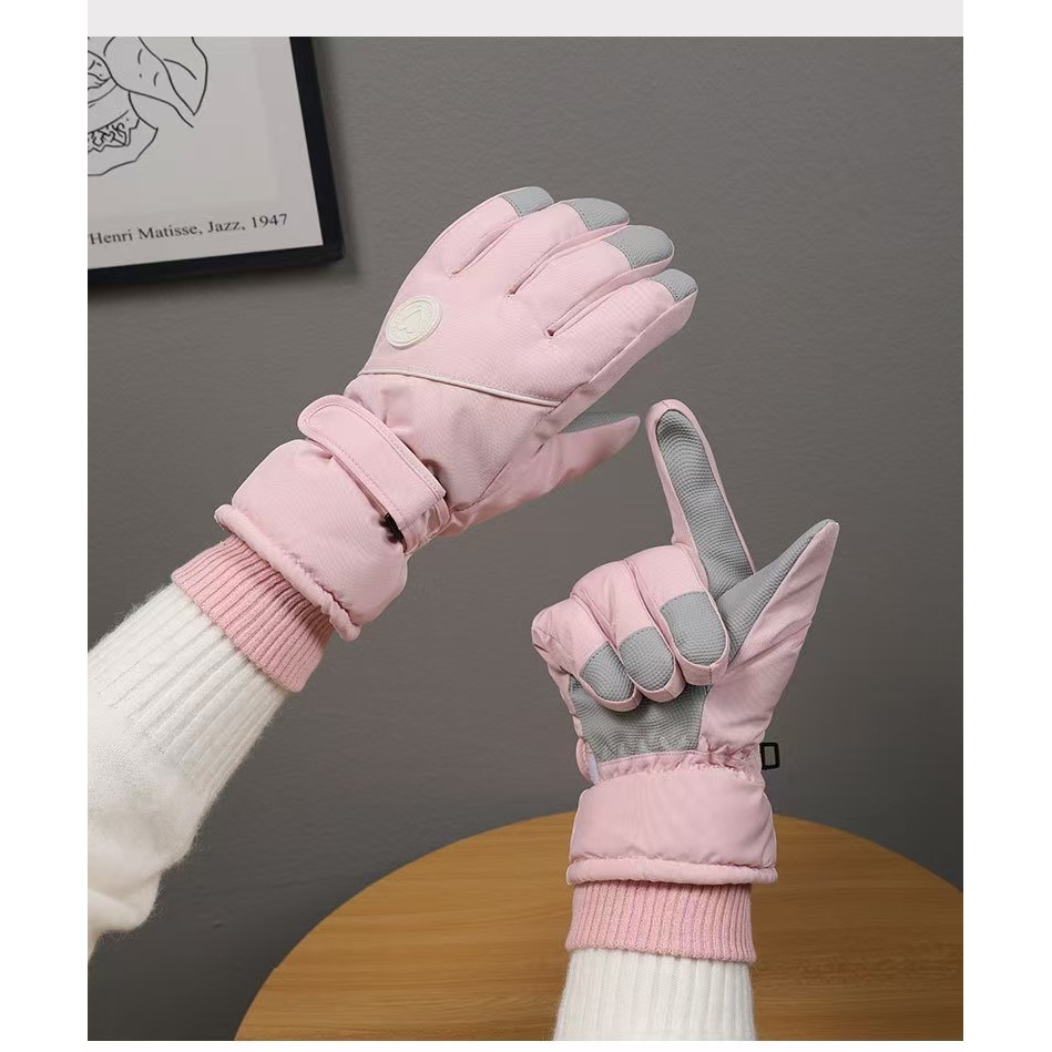 Rose [En forme de coeur avec les doigts pliés