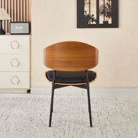 Chaise de salle à manger contemporaine écologique de luxe léger, structure en bois massif, coussin en cuir synthétique, dossier incurvé, pieds en métal, pour la maison