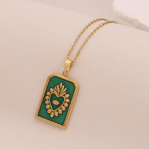 Pendentif Cœur Multicolore Carte de <span class=keywords><strong>Tarot</strong></span> Personnalisé en Acier Inoxydable pour Femme avec Chaînes en Bambou Tendance Sportif Nouveau Modèle Transfrontalier - Product Image 3
