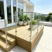 Balustrade en verre sans cadre en acier inoxydable moderne personnalisable avec poteau et main courante pour projets de balcon et d'escalier