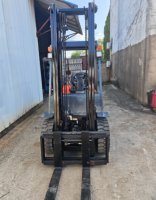 Moteur à gaz propane liquide / diesel pour chariot élévateur Toyota, levée 4,0-4,5 mètres, 3 étages, déplacement latéral, capacité 3 tonnes, pompe de boîte de vitesses