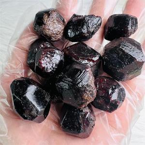 <span class=keywords><strong>Pietra</strong></span> di <span class=keywords><strong>granato</strong></span> grezzo rotondo naturale all'ingrosso <span class=keywords><strong>pietra</strong></span> <span class=keywords><strong>grezza</strong></span> di cristallo di <span class=keywords><strong>granato</strong></span> per la decorazione - Product Image 6
