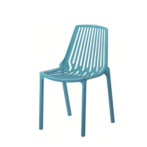 Fabrication de chaises de jardin en plastique léger, avec une poignée facile, ajouré, chaise d'extérieur empilée, fabrication