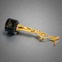 Noble fabricant créatif métal dame figure tenant paix colombe cadeau personnalisé gravé Logo personnalisé beauté trophée prix