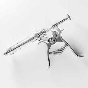 กระบอกฉีดยาสแตนเลสสำหรับสัตว์ ใช้ซ้ำได้ อัตโนมัติ ฉีดต่อเนื่อง ปรับขนาดได้ 50 มล. สำหรับการเพาะพันธุ์โค - Product Image 1