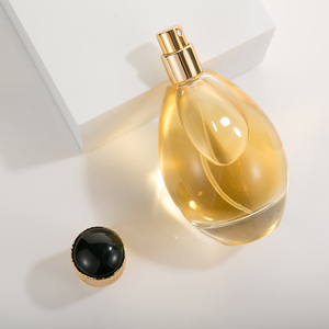 Flacone Spray per Fragranze Femminili <span class=keywords><strong>in</strong></span> <span class=keywords><strong>Vetro</strong></span> Trasparente da 110ml, Design Elegante a Goccia d'<span class=keywords><strong>Acqua</strong></span>, Tappo Unico - Product Image 1