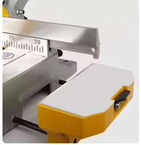 <span class=keywords><strong>Scie</strong></span> <span class=keywords><strong>à</strong></span> <span class=keywords><strong>onglet</strong></span> horizontale en aluminium 220 V de haute qualité pour le travail du <span class=keywords><strong>bois</strong></span>, <span class=keywords><strong>scie</strong></span> <span class=keywords><strong>à</strong></span> ruban multifonctionnelle pour la découpe coulissante - Product Image 4
