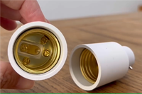 Adaptateur de lampe de haute qualité en plastique, style vis, B22 vers E27, avec certification CE