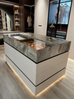 Armoire autoportante moderne sur mesure avec cloisons et tiroirs pour chambre à coucher