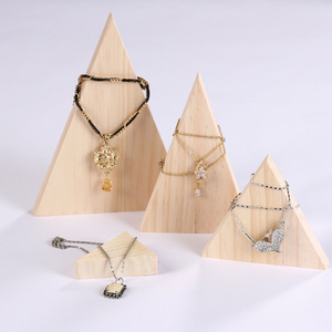 Présentoir Moderne en Bois pour Bracelets, Ensemble de 4 Pièces, Montage Facile pour Magasin de Bijoux - Product Image 1