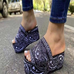 Hot-selling Fancy Printer Custom Flat Form Platform Ladies Slide Sandal Shoes <b>Padded</b> Wear-resistant Fashion Sandals and Slippers - Product Image 5