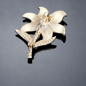 水钻别针奢华中式牡丹花3D金属电镀软搪瓷油滴胸针 - Product Image 4