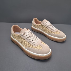 Zapatillas de cuero blanco con cordones, detalle de franja lateral negra en contraste, parte superior de grano suave, zapatillas bajas para correr, suela plana ligera y delgada - Product Image 2
