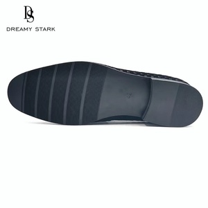 Chaussures habillées à enfiler pour hommes en cuir véritable de haute qualité, motif gaufré élégant, confortables, souples et respirantes, pour le bureau, les mariages et les occasions décontractées - Product Image 4