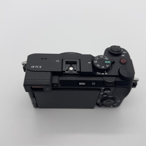 Cámara <span class=keywords><strong>Sony</strong></span> <span class=keywords><strong>A7C</strong></span> II 4K Full Frame sin Espejo Usada, en Excelente Estado, 33MP, Ideal para Vlogging y Viajes, con Wi-Fi y 1 Año de Garantía - Product Image 2