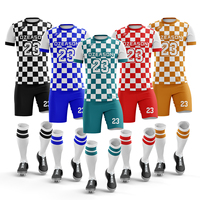 Ensemble de maillots de football personnalisés en tissu polyester à séchage rapide, avec logo d'équipe personnalisé, design tendance, uniformes de football sublimés