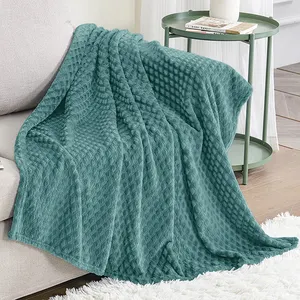 OEM Persomal Design Ultra Soft Diamond Geometry Pattern Flannel Fleece Sofa Throws Blanket