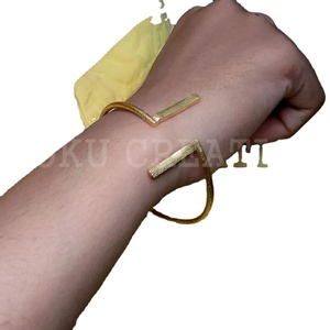 Brazalete abierto chapado en oro, último diseño de moda, joyería de estilo indio, brazalete de moda de estilo clásico para mujer hecho a mano - Product Image 3