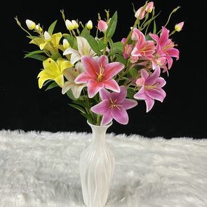 Flor <span class=keywords><strong>de</strong></span> lirio artificial <span class=keywords><strong>de</strong></span> 6 cabezas <span class=keywords><strong>de</strong></span> Calla <span class=keywords><strong>de</strong></span> seda al por mayor para decoración, venta al por mayor <span class=keywords><strong>de</strong></span> - Product Image 1