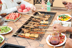 Gril électrique domestique Table de barbecue à double four sans fumée avec motif de carreaux et ensemble de table à manger en fonte d'aluminium - Product Image 5