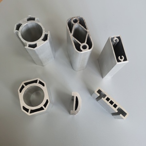 Telaio a specchio in alluminio telai per rimorchio profilo curvo di Suzhou triangolo 8020 alluminio estrusione per porte in vetro - Product Image 1