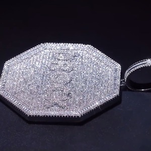 Pendentif octogonal en moissanite très demandé, bijoux de luxe personnalisés style hip-hop pour hommes, disponible au meilleur prix - Product Image 5
