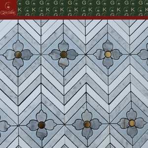 GOLDKING Mosaïque en marbre blanc à chevrons avec motif floral gris et centre doré, montée sur treillis, directement de l'usine, grande disponibilité - Product Image 6